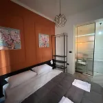 Central Apartment Myslym Shyri